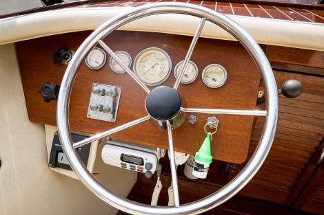 Used Boats For Sale in Reno, Nevada by owner | 2001 27 foot Hacker Craft Sport