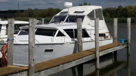 New Houseboats For Sale in Michigan by owner | 1969 36 foot Chris Craft  Classic