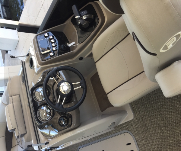 Used Boats For Sale in Kansas City, Missouri by owner | 2017 Princecraft Vogue 25XT
