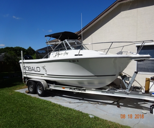 Ski Boats For Sale in Orlando, Florida by owner | 1996 Robalo 2140