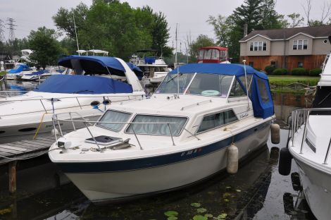 Used Motoryachts For Sale in Syracuse, New York by owner | 1984 Chris-Craft Catalina 280