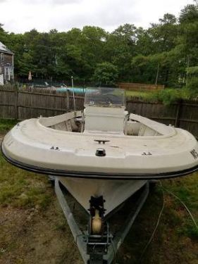 Power boats For Sale in Massachusetts by owner | 1976 20 foot DUSKY center console