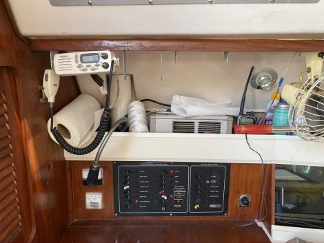 1983 Hunter 34 Sailboat for sale in Oyster Bay, NY - image 2 
