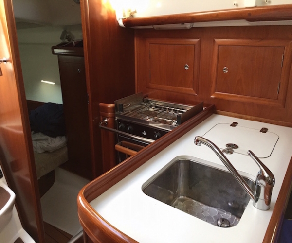 2006 Beneteau 323 Sailboat for sale in Ithaca, NY - image 4 