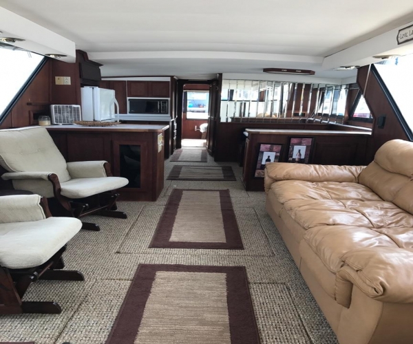 Used Power boats For Sale in Detroit, Michigan by owner | 1989 55 foot Blue Water yacht