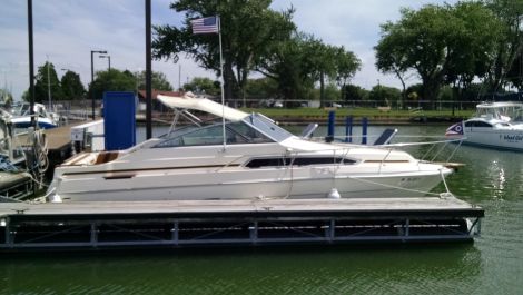 Used Motoryachts For Sale in Ohio by owner | 1984 Sea-Ray Express crusier 260