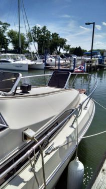 1984 Sea-Ray Express crusier 260 Motoryacht for sale in Sandusky, OH - image 2 