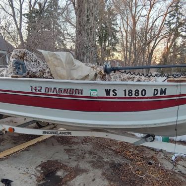 Used Boats For Sale in Milwaukee, Wisconsin by owner | 1991 Smoker Craft 142 magnum