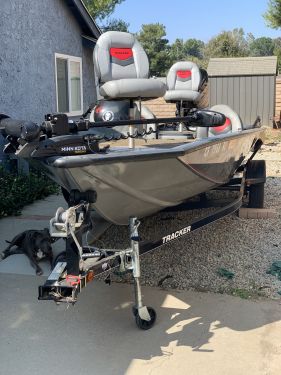 Used Fishing boats For Sale in California by owner | 2015 Tracker Pro Team 190 TX