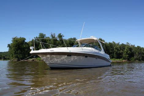 2003 Four Winns Vista 348  Power boat for sale in Saint Charles, MO - image 1 
