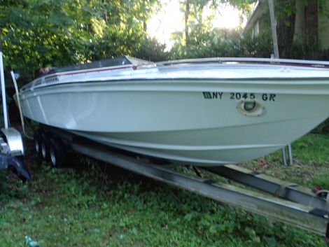 Power boats For Sale in New York by owner | 1986 28 foot Cigarette Clone Race Boat