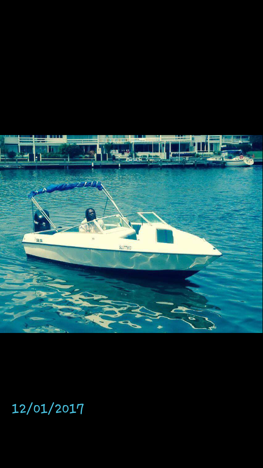 Power boats For Sale in St Lucia by owner | 1990 26 foot Boston Whaler Boston whaler