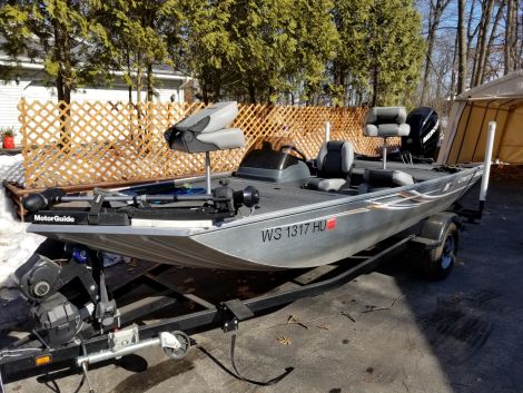 Used Boats For Sale in Milwaukee, Wisconsin by owner | 2011 Crestliner Storm 16