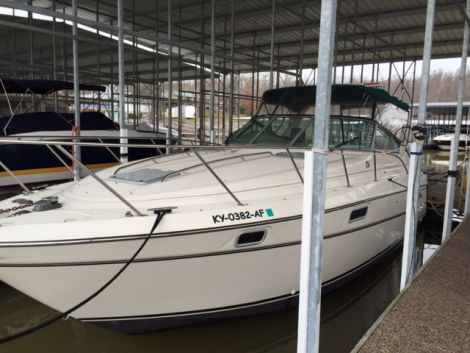 Used Motoryachts For Sale in Clarksville, Tennessee by owner | 1996 Maxum 3200 SCR