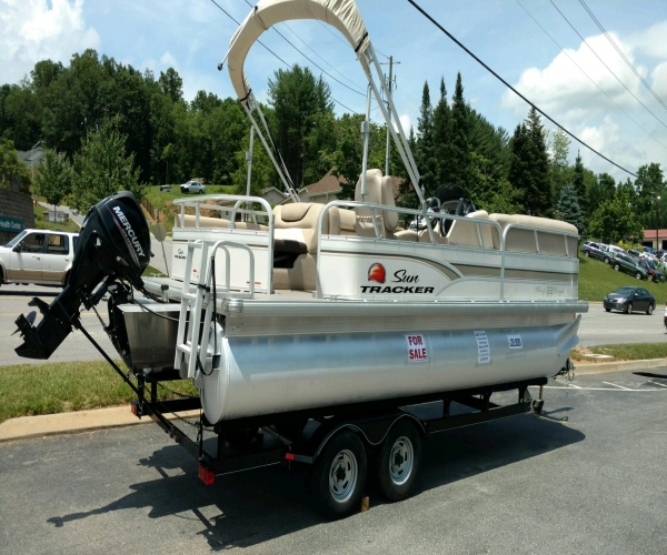 Tracker Boats For Sale in North Carolina by owner | 2015 22 foot SunTracker  Party Barge